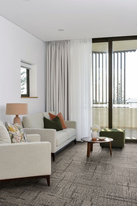 Interface Cornerstones carpet tile in residential living area or waiting area num&eacute;ro d&rsquo;image 4