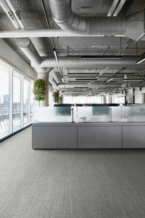 Interface Open Air 401 plank carpet tile in open office image number 5