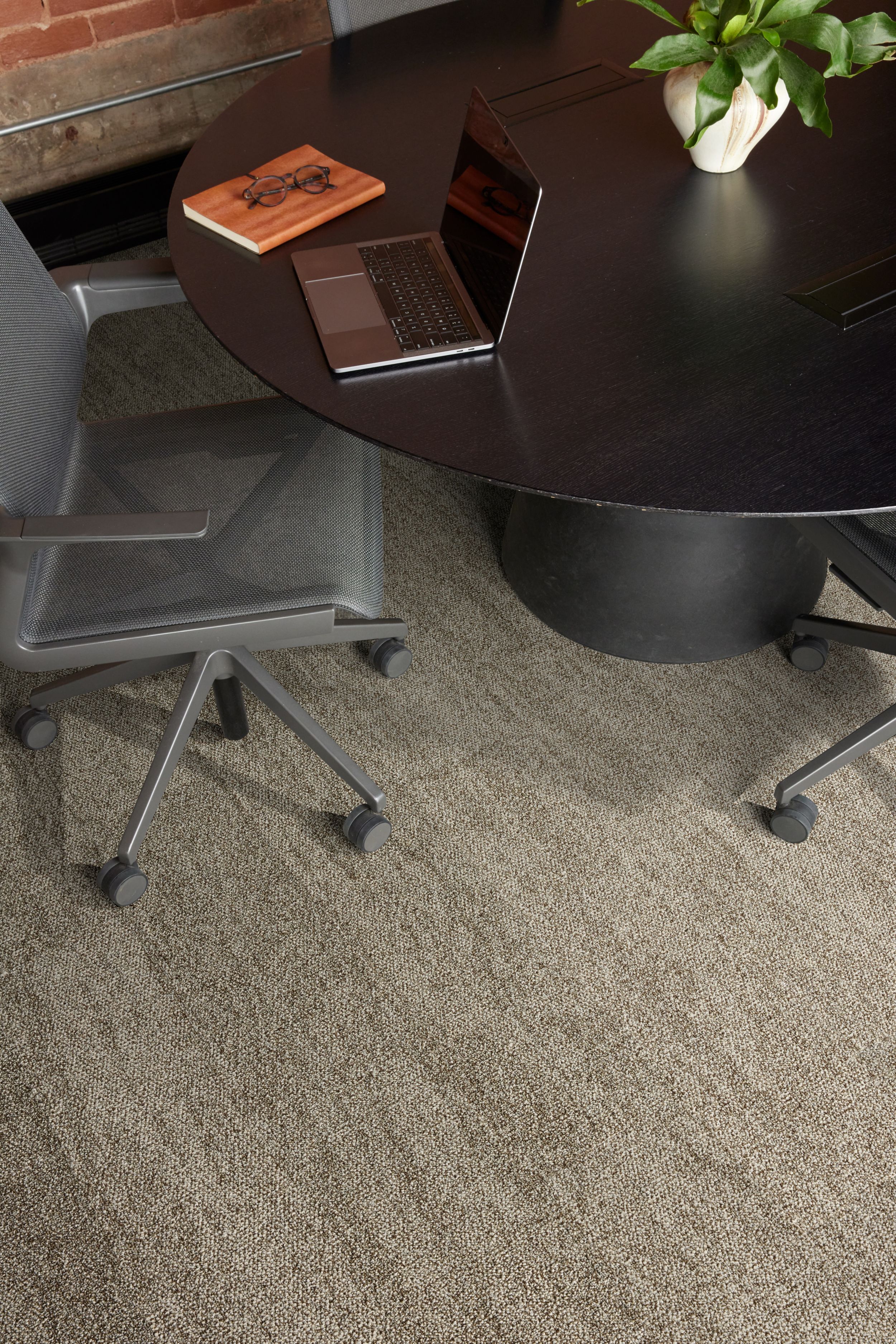 Interface Open Air 402 plank carpet tile in private office image number 2