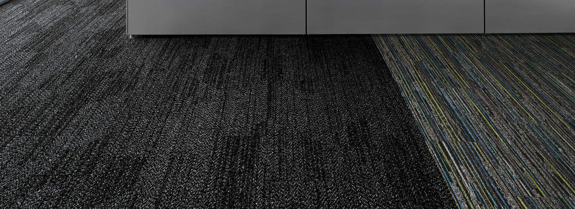Interface Open Air 408 plank carpet tile in open workstations with frosted glass dividers