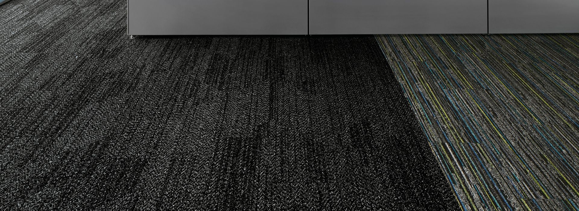 Interface Open Air 408 plank carpet tile in open workstations with frosted glass dividers