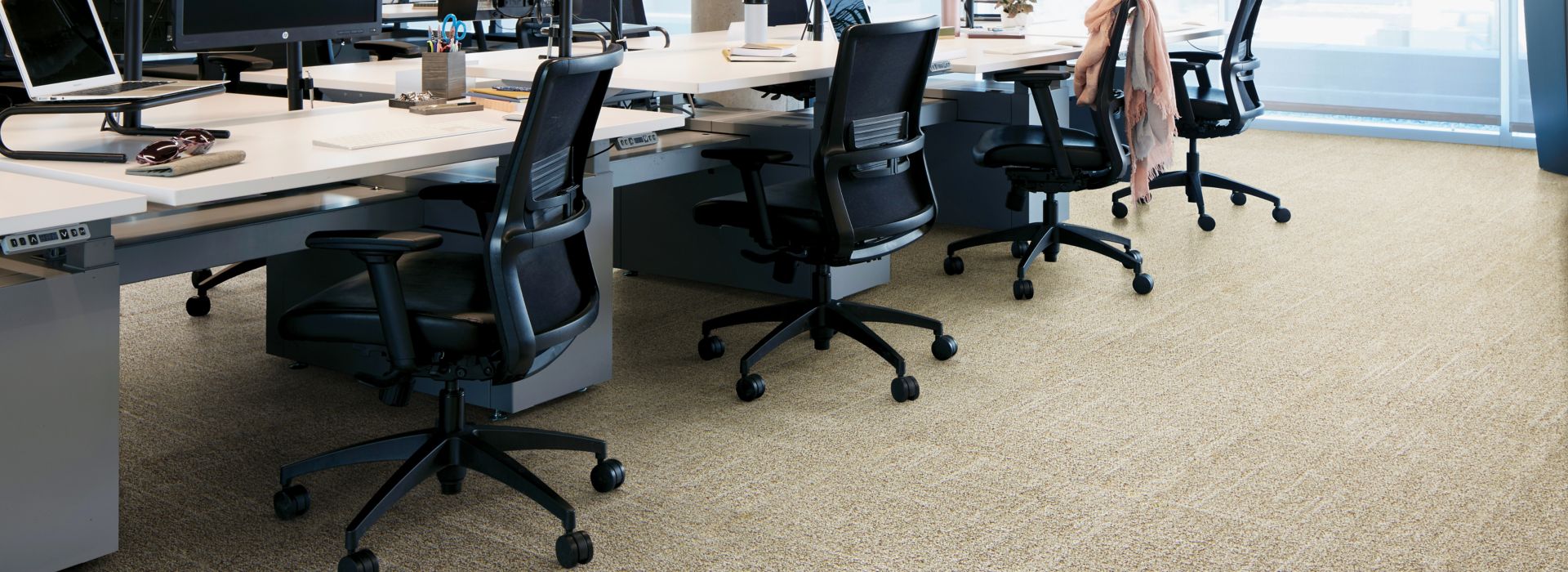 Interface Open Air 418 carpet tile in open office
