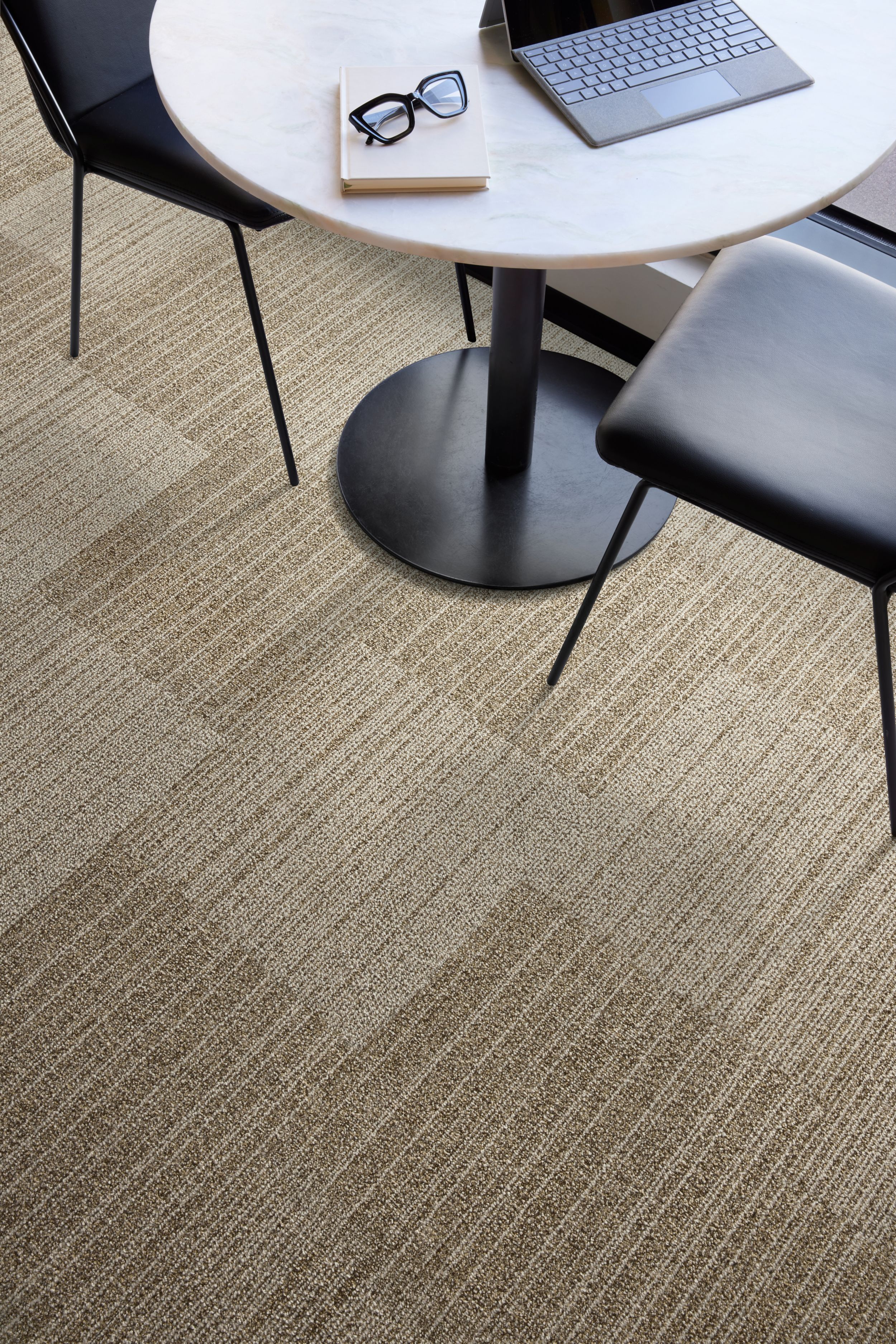 Interface Open Air 423 plank carpet tile in private office image number 2