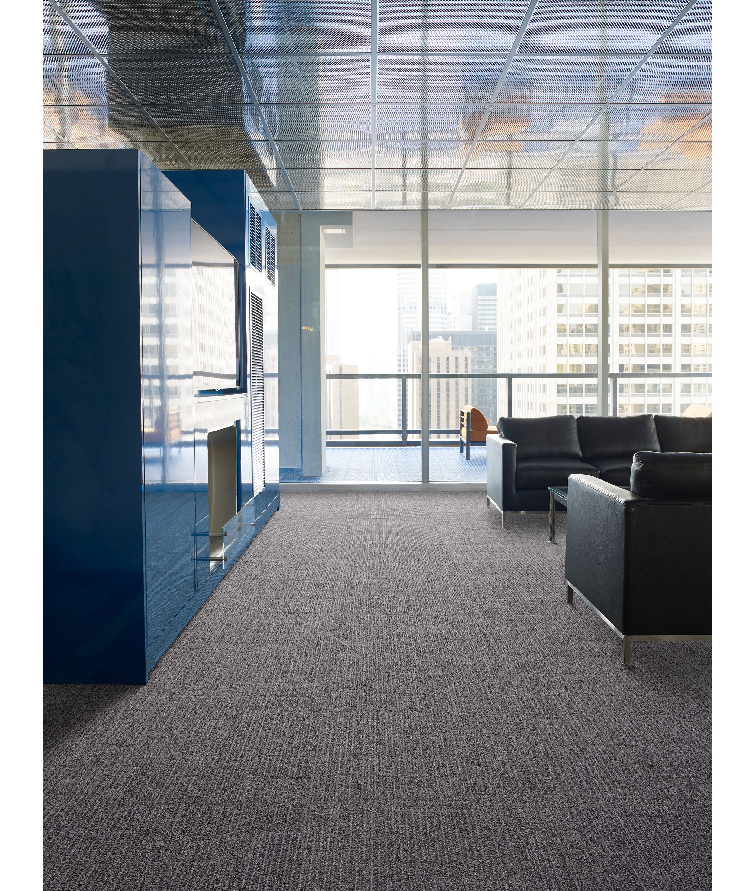 Mohawk Home & Office Sophisticated Look 30 Stormy Water Textured Carpet Sample (Interior)