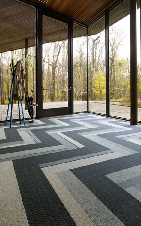 Interface PH210 and PH211 plank carpet tile in glass-enclosed room with coat rack by door numéro d’image 4