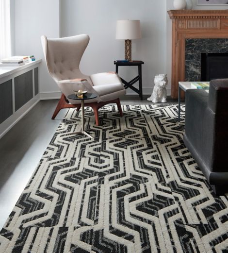 Interface PM19 plank carpet tile with Textured Woodgrains LVT in seating area with fireplace Bildnummer 3
