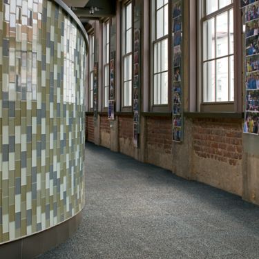 Interface Panorama II carpet tile in corridor with circular wall imagen número 1