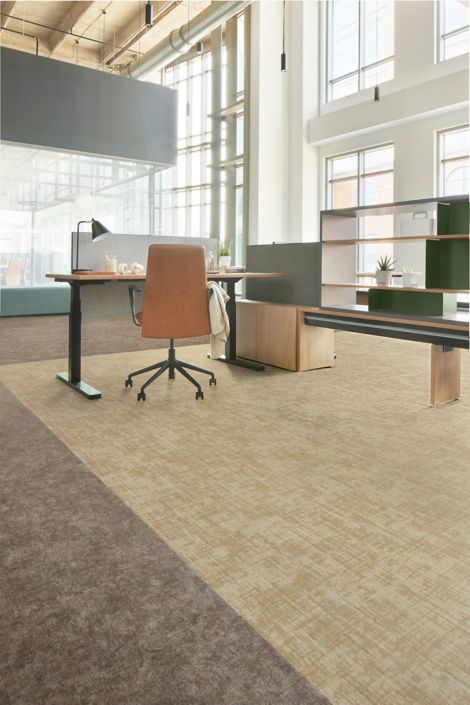 Interface Heirloom and Plaster LVT in modern workplace numéro d’image 2