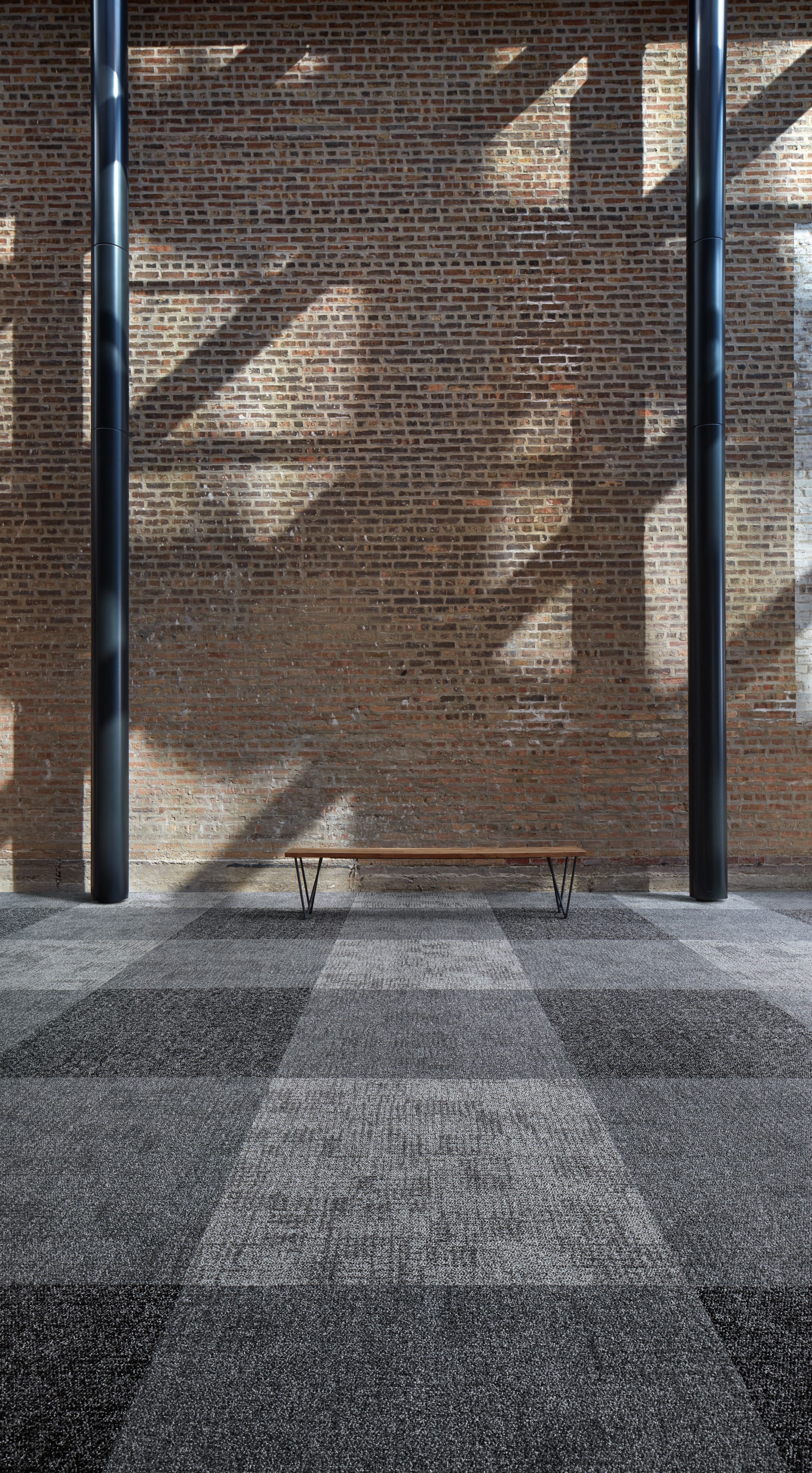 Interface Puppy Love carpet tile in open room with bench numéro d’image 2