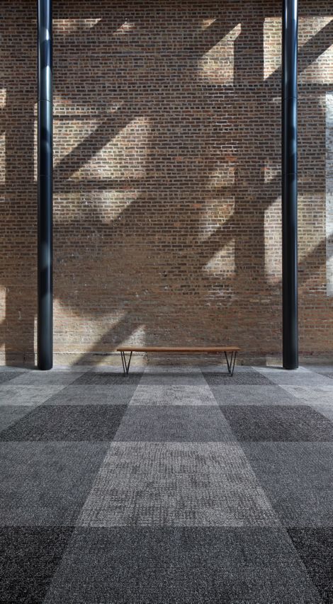 Interface Puppy Love carpet tile in open room with bench numéro d’image 2