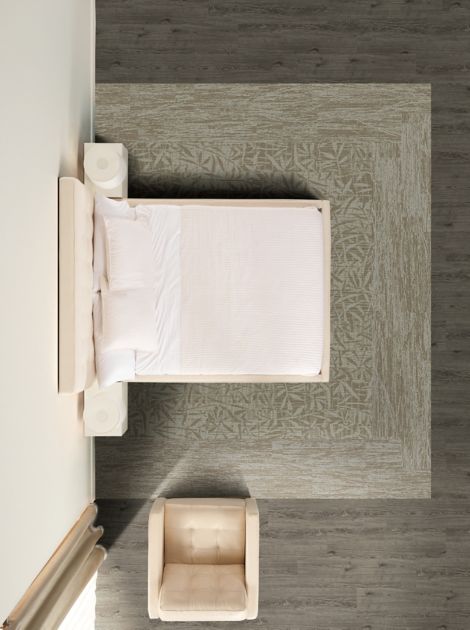 Interface RMS 507 and RMS 508 plank carpet tile with Natural Woodgrains LVT in hotel guest room imagen número 6