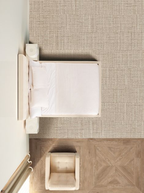 Interface RMS 607 carpet tile Textured Woodgrains LVT in hotel guest room Bildnummer 4