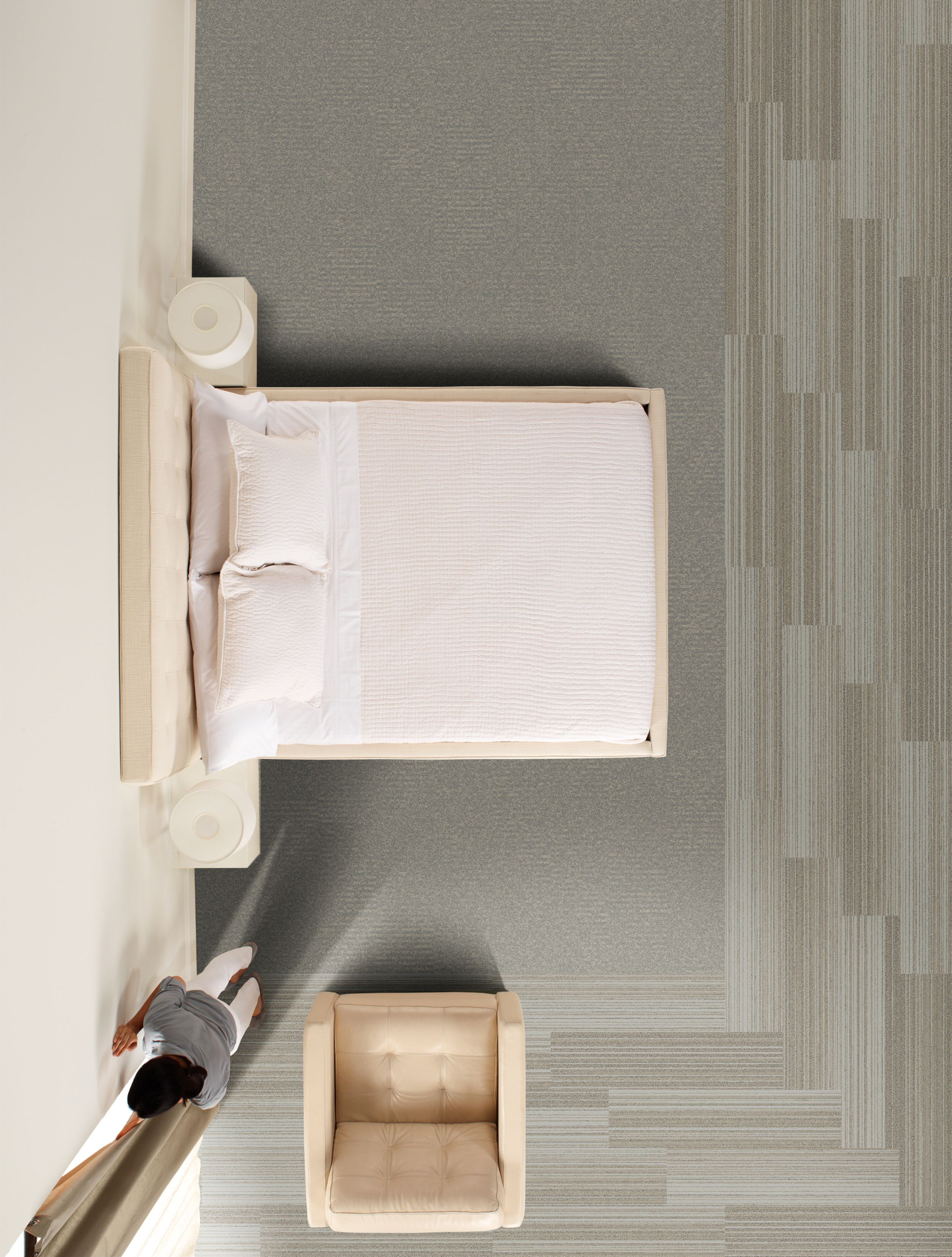 Interface RMS 509 and RMS 702 plank carpet tile in hotel guest room numéro d’image 4