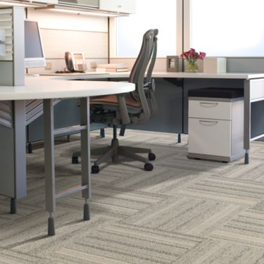 Interface S105 carpet tile in open office image number 1