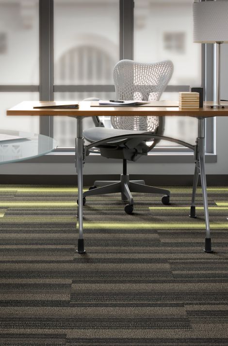 Interface SS217 and SS218 plank carpet tile in workstation image number 3