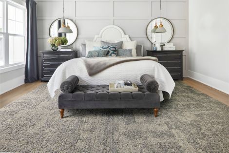 FLOR Savoir Faire carpet tile in bedroom image number 3