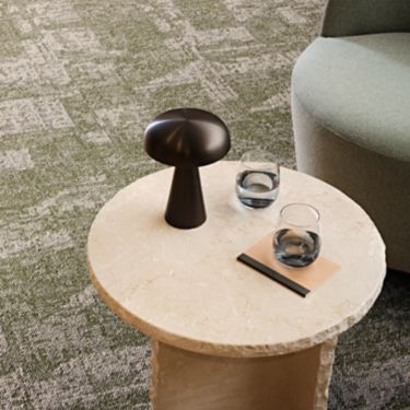 Close-up of Interface Shift Point carpet tile in workplace lobby Bildnummer 2