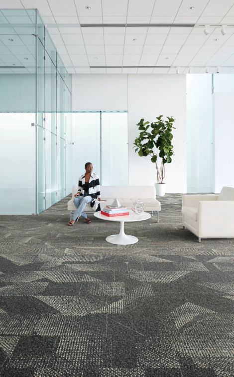 Interface Play the Angle and Spandrel plank carpet tile in seating area with women seated  imagen número 7