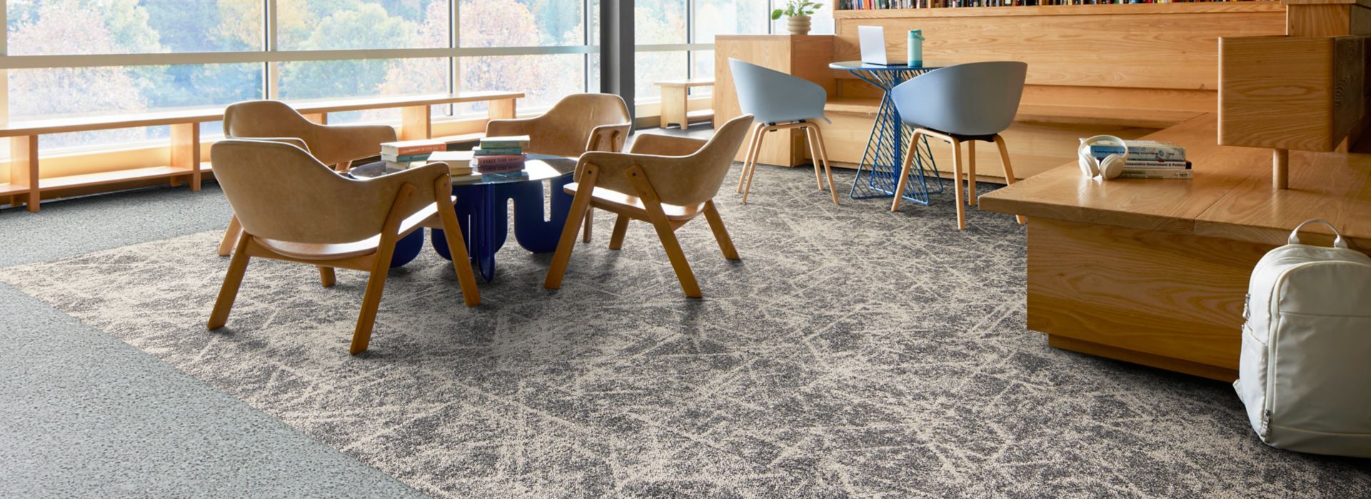 Interface Cosmic Web carpet tile with In the Mix LVT in workplace collaborative space