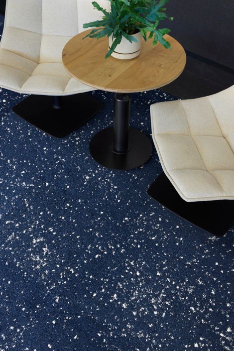 Interface Lunar Landing carpet tile in small seating area imagen número 2