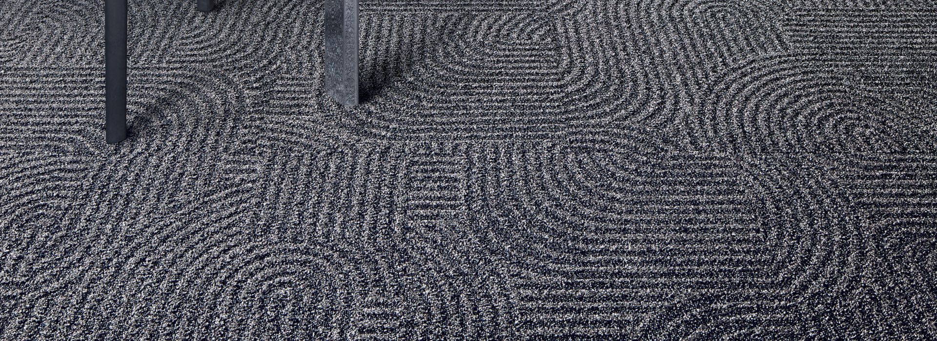 Interface Step this Way carpet tile in office common area with tree numéro d’image 1