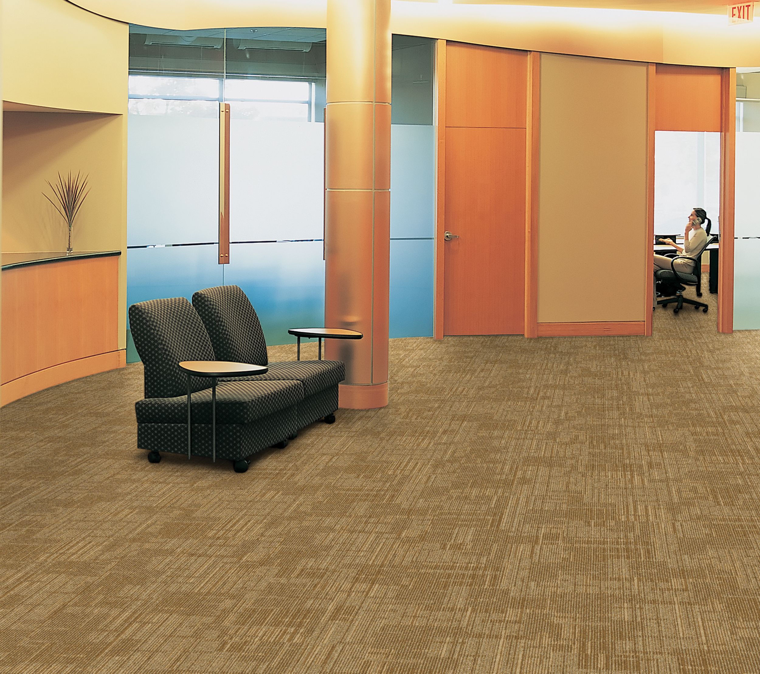 Interface Syncopation carpet tile in lobby scene with couch imagen número 2