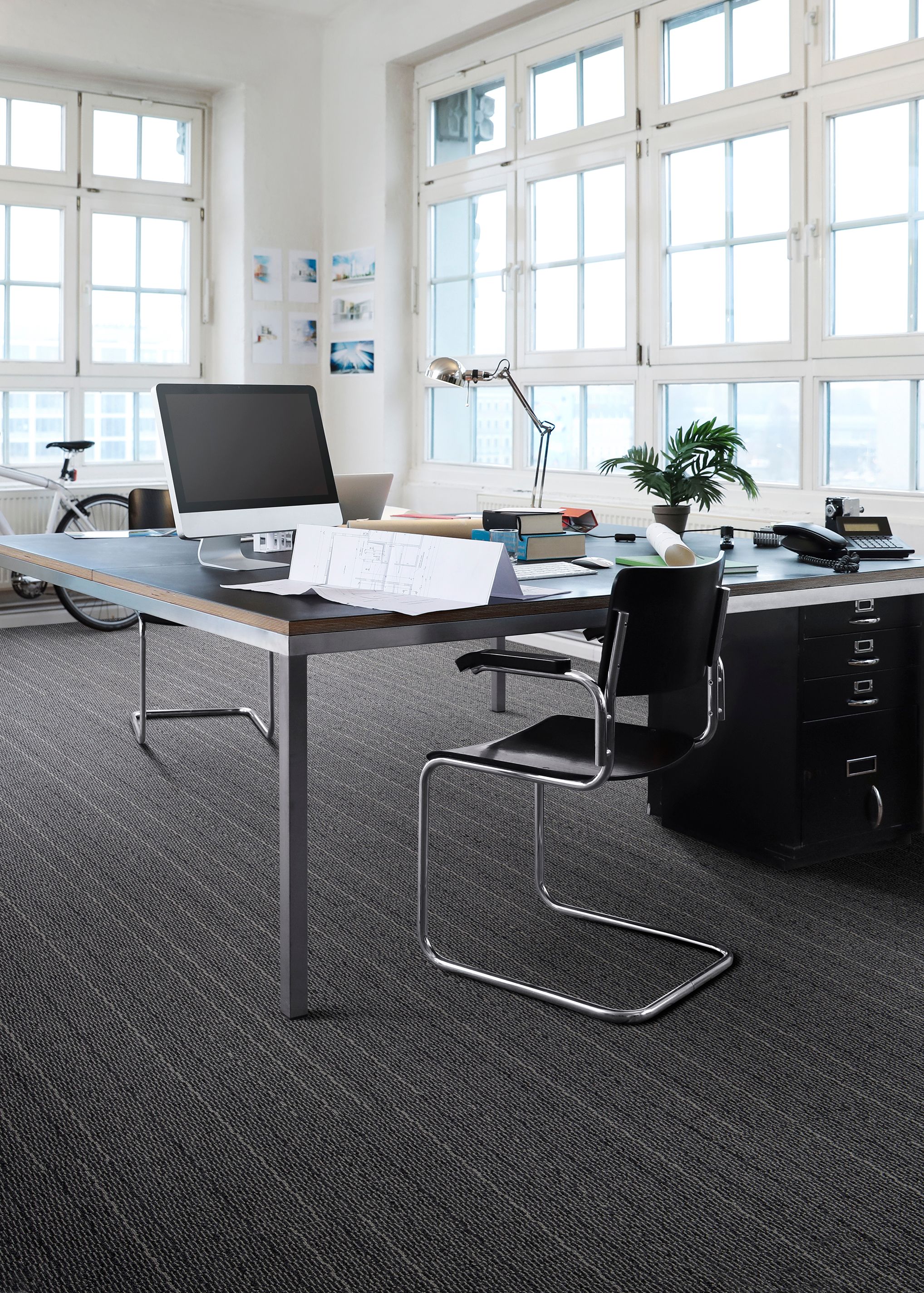 Interface Tangled & Taut carpet tile in private office imagen número 5