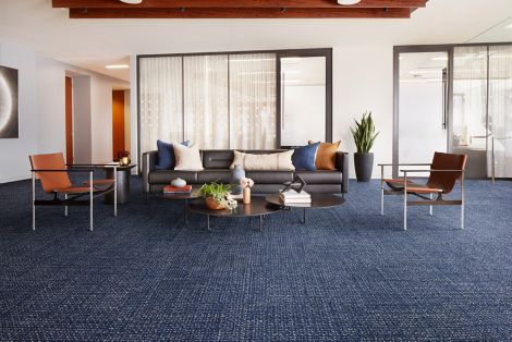 Interface Third Space 305 carpet tile in lobby imagen número 3