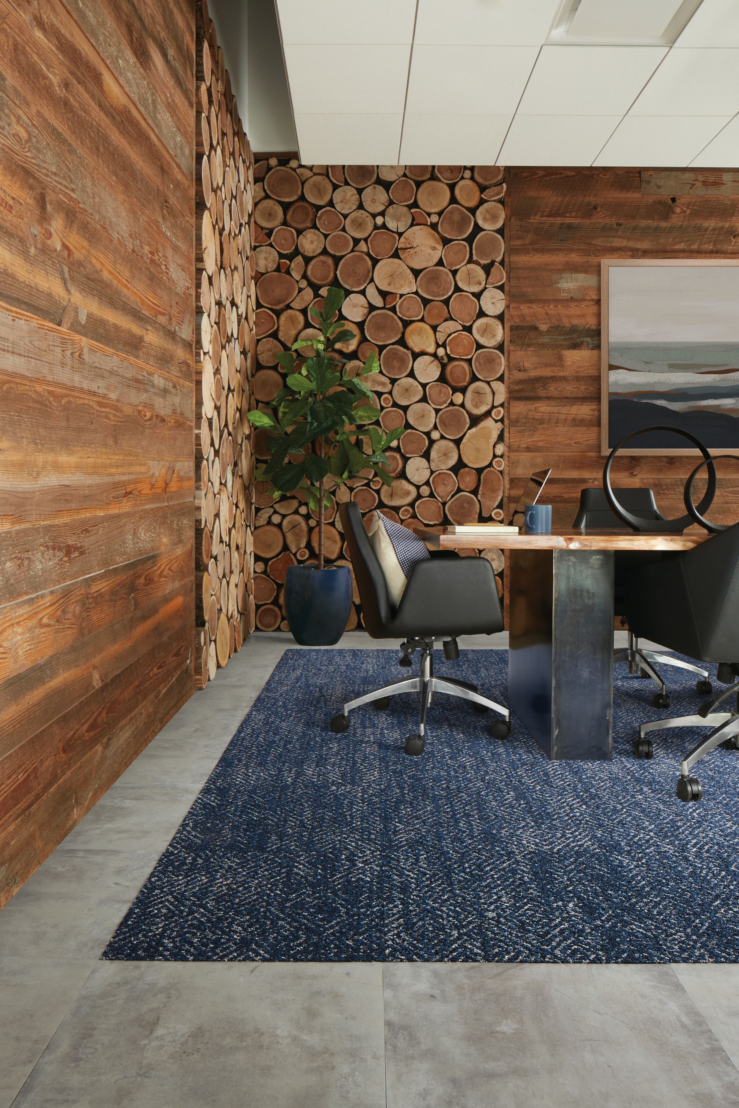 Interface Third Space 309 carpet tile with Textured Stones LVT in meeting room numéro d’image 5