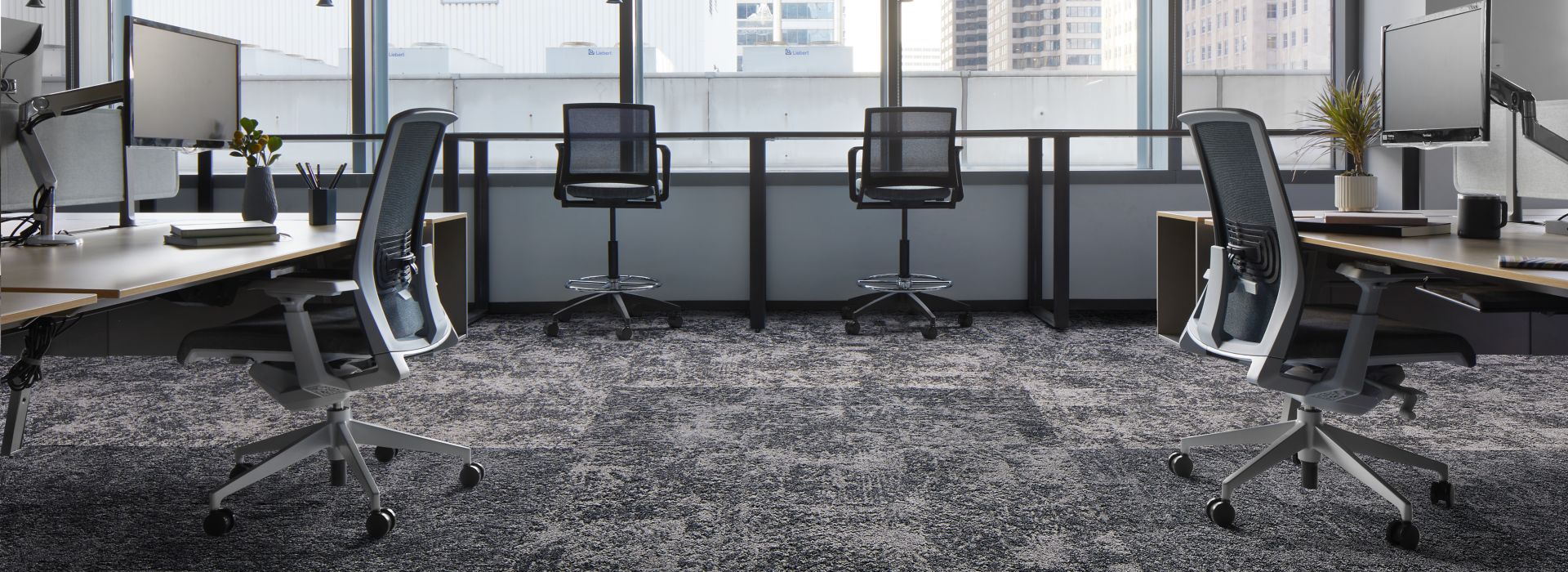 Interface Two To Tango carpet tile in office space imagen número 2