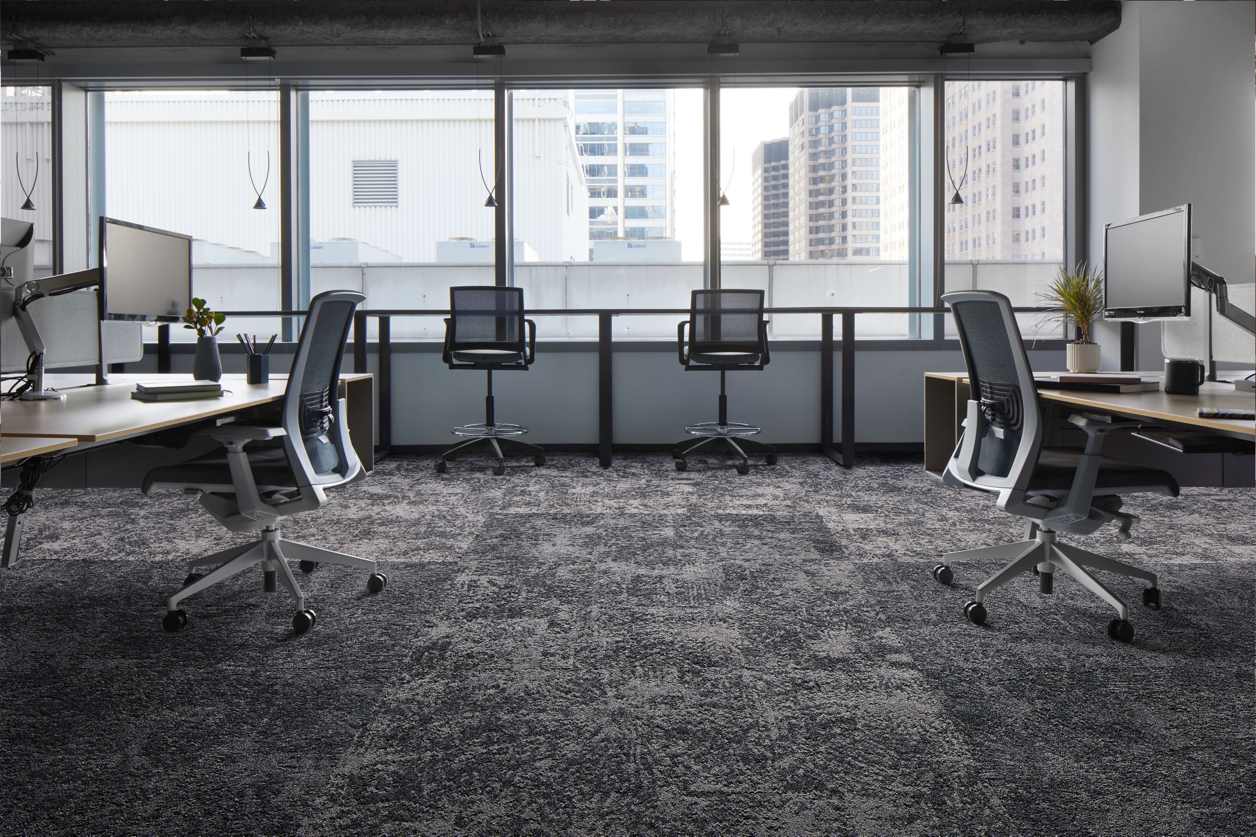 Interface Two To Tango carpet tile in office space imagen número 2