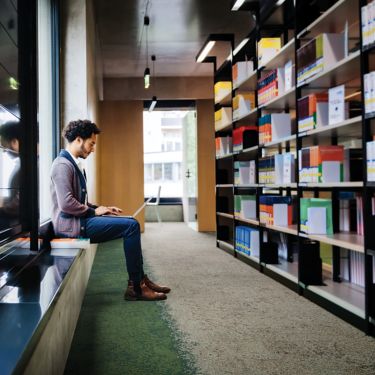 image Interface UR101, UR102 and UR103 carpet tile in filing area with bench numéro 1