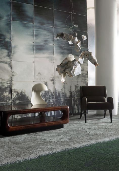 Interface UR101, UR102 and UR103 carpet tile in seating area with art installation Bildnummer 2