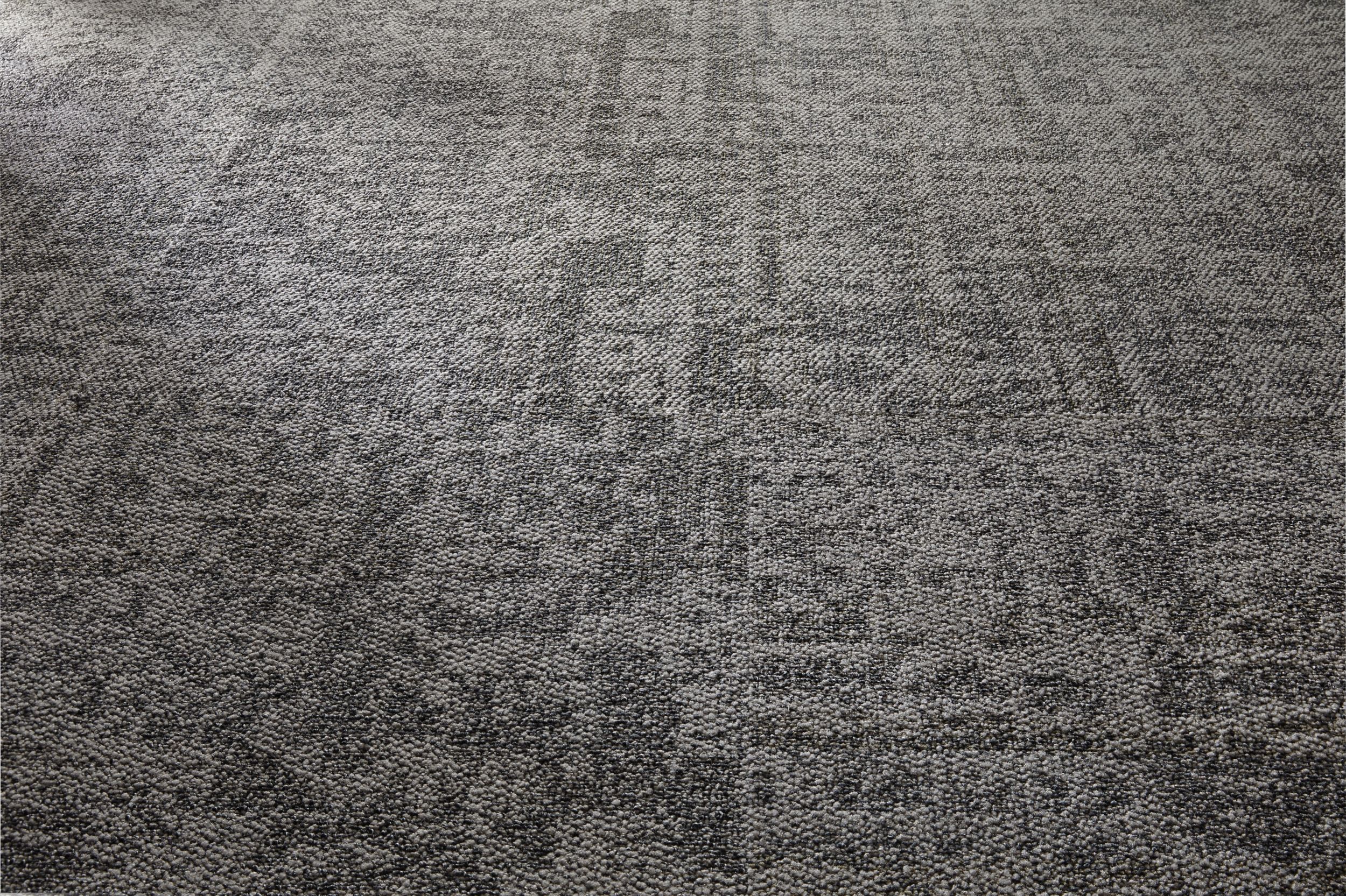 Under Pressure carpet tile in Steel installed non directional afbeeldingnummer 7