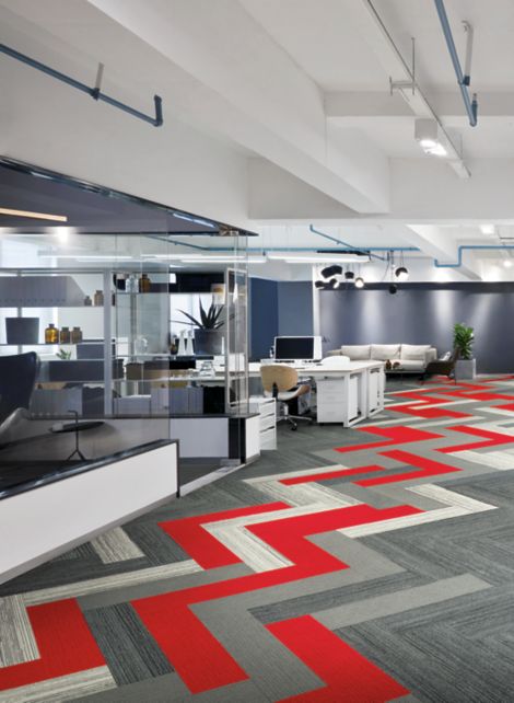 Interface Viva Colores and Progession III carpet tile in common office area with cubicles imagen número 7