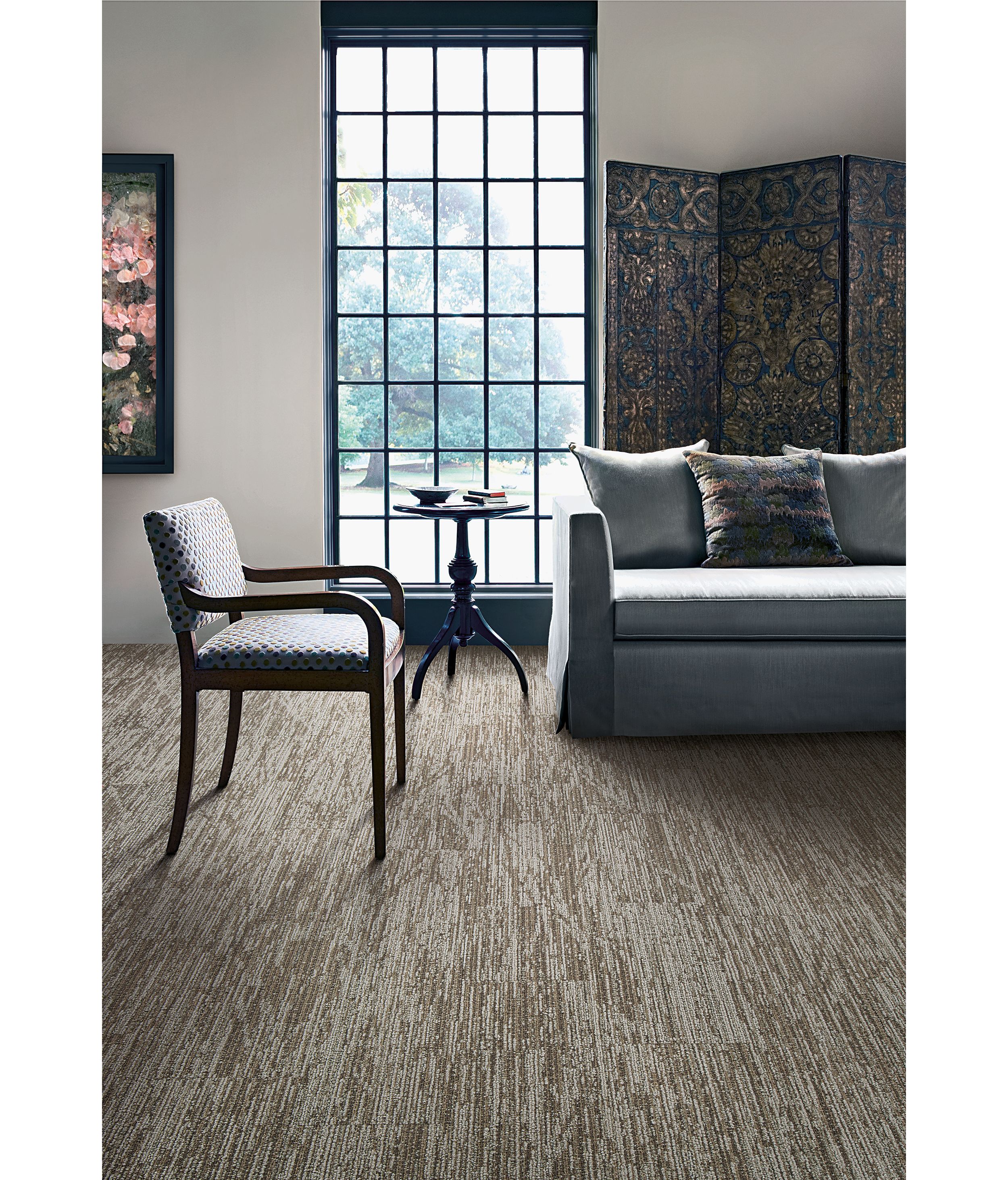 Interface WE151 carpet tile in seating area with chair and couch imagen número 3