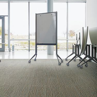 Interface WE152 and WE154 plank carpet tile in meeting area with white board imagen número 1