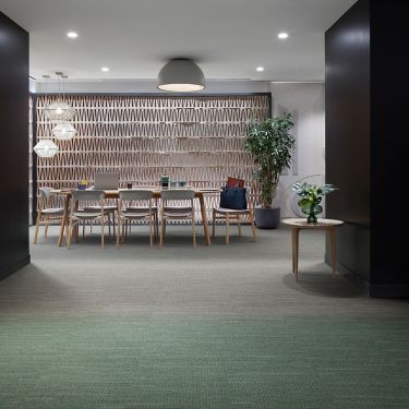 image Interface WG100 and WG200 carpet tile in workplace meeting area numéro 1