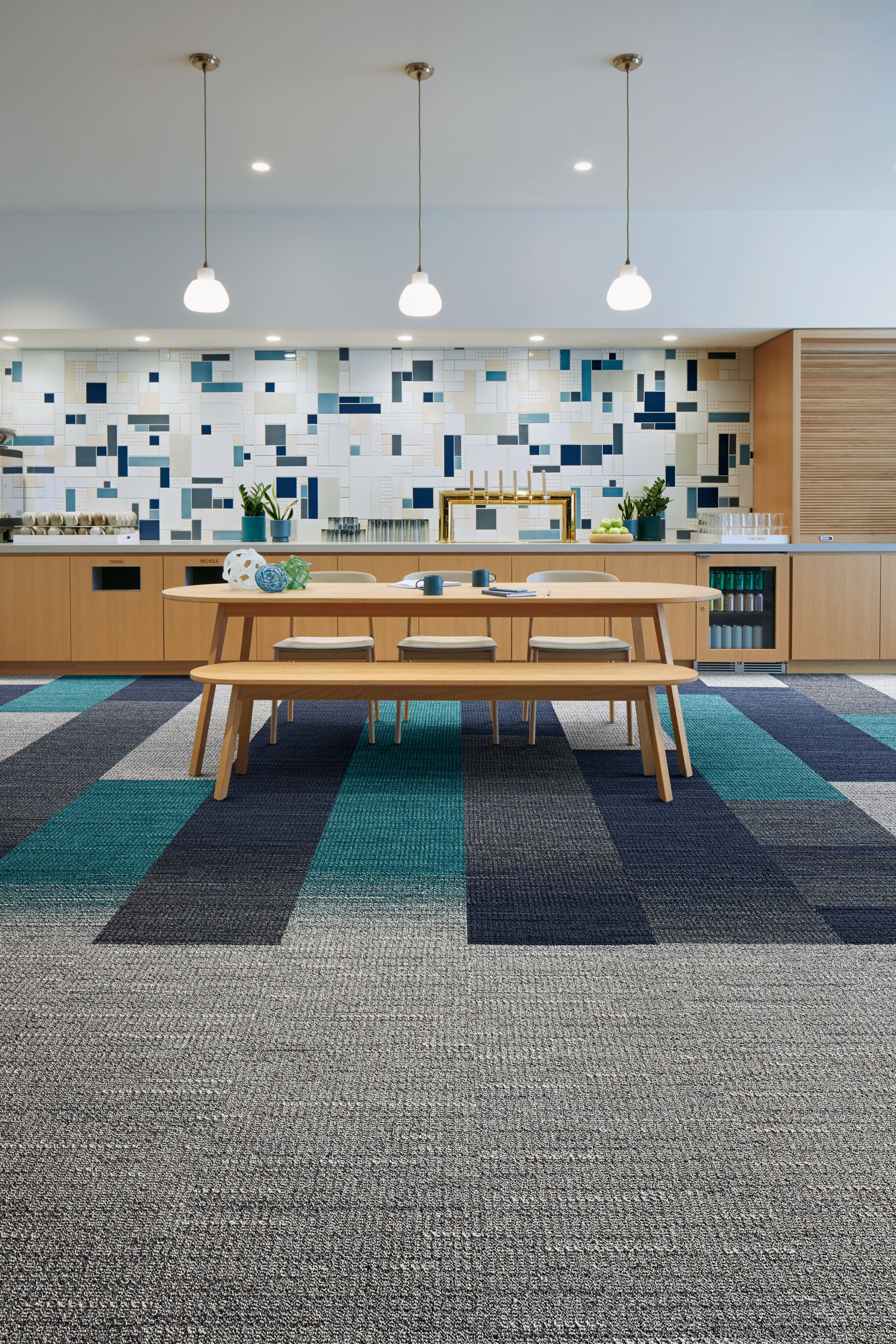 Interface WG100 and WG200 carpet tile in meeting room image number 8