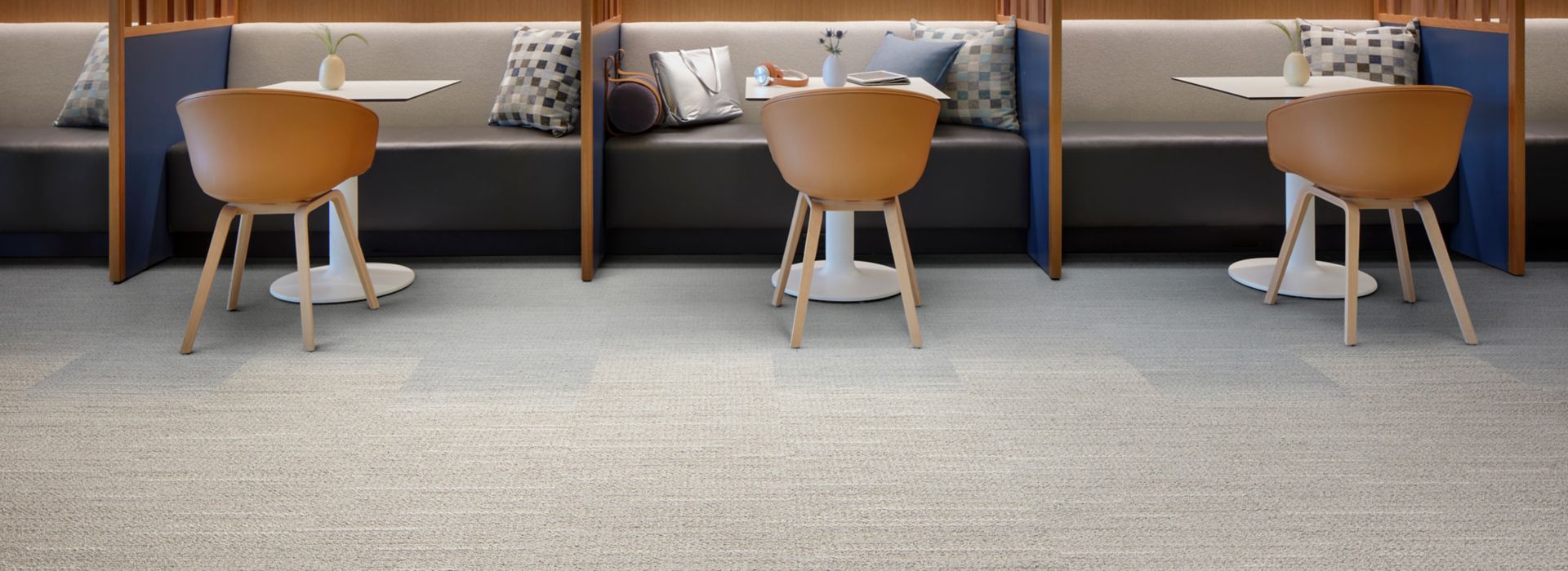 Interface WG100 and WG200 carpet tile in workplace collaborative area