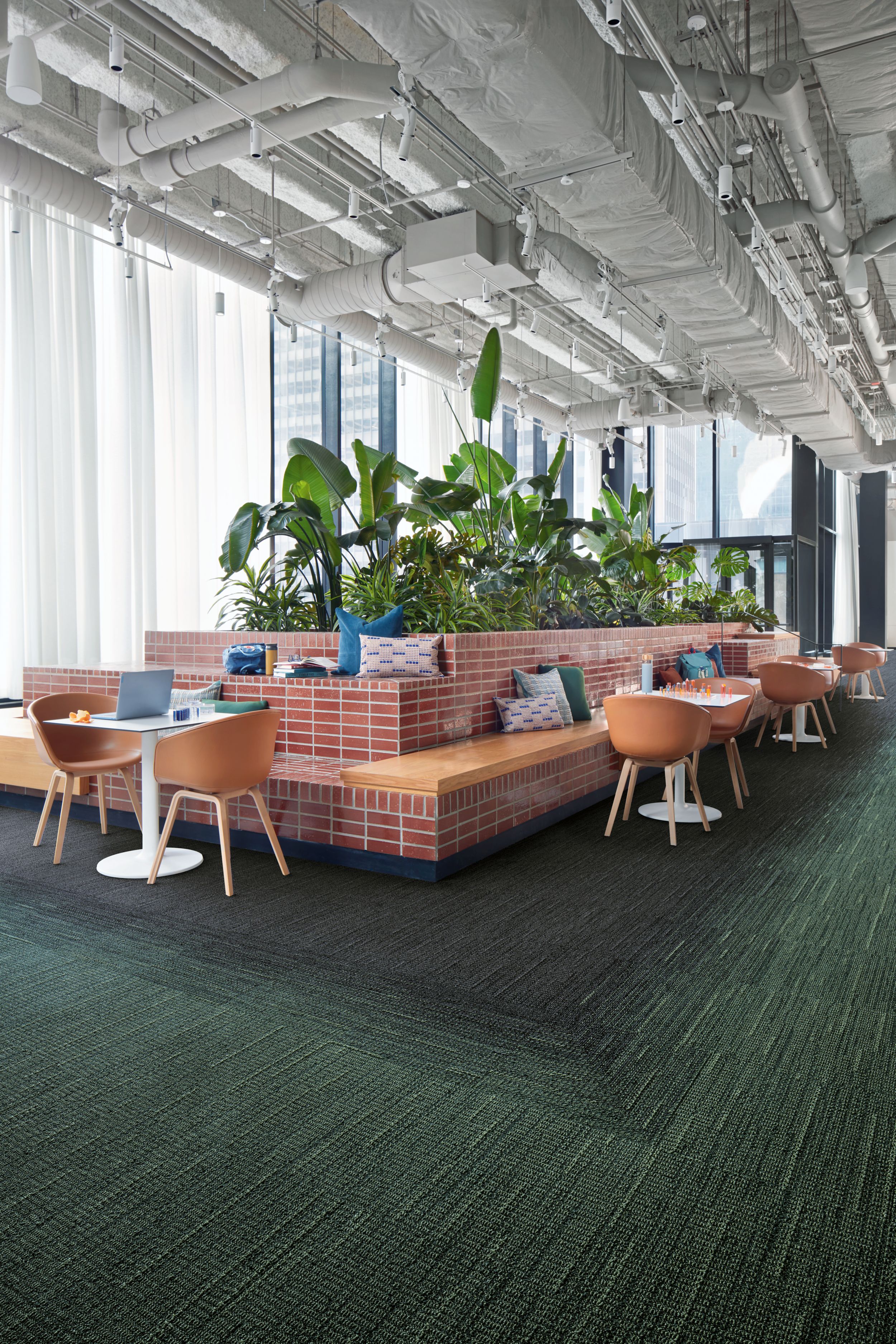 Interface WG100 and WG200 carpet tile in public space image number 10