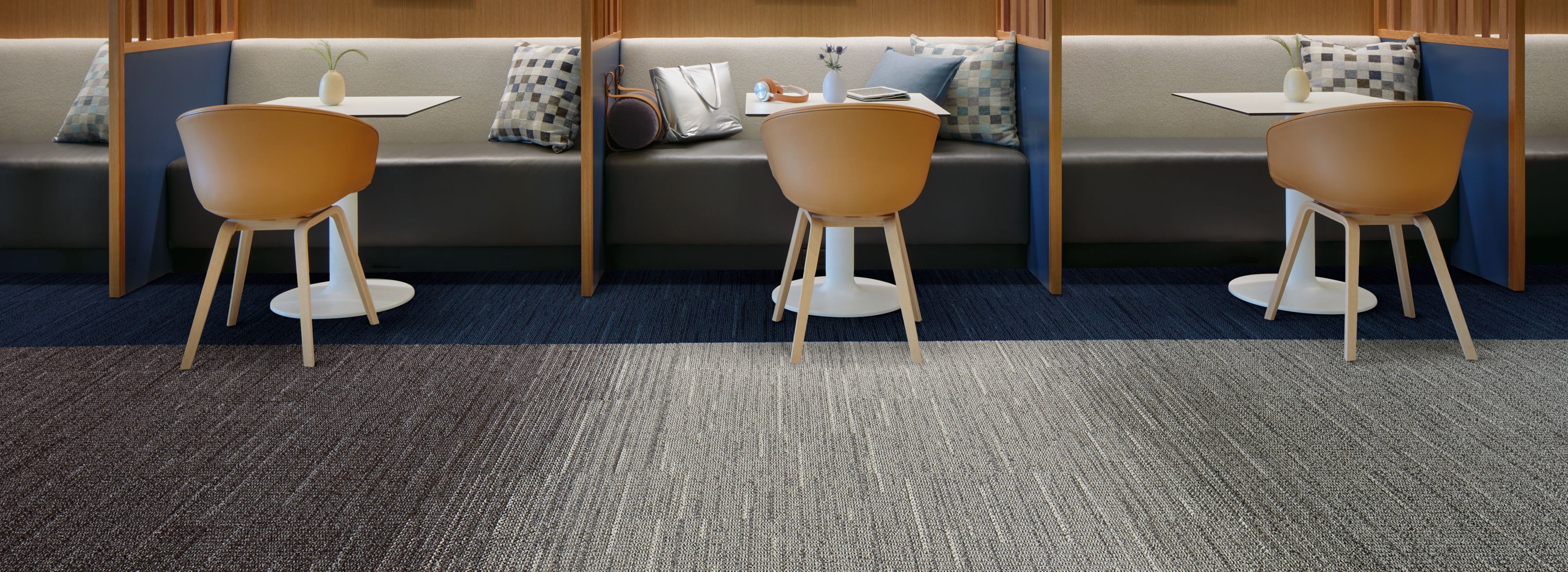 Interface WG100 and WG200 carpet tile in open office numéro d’image 1