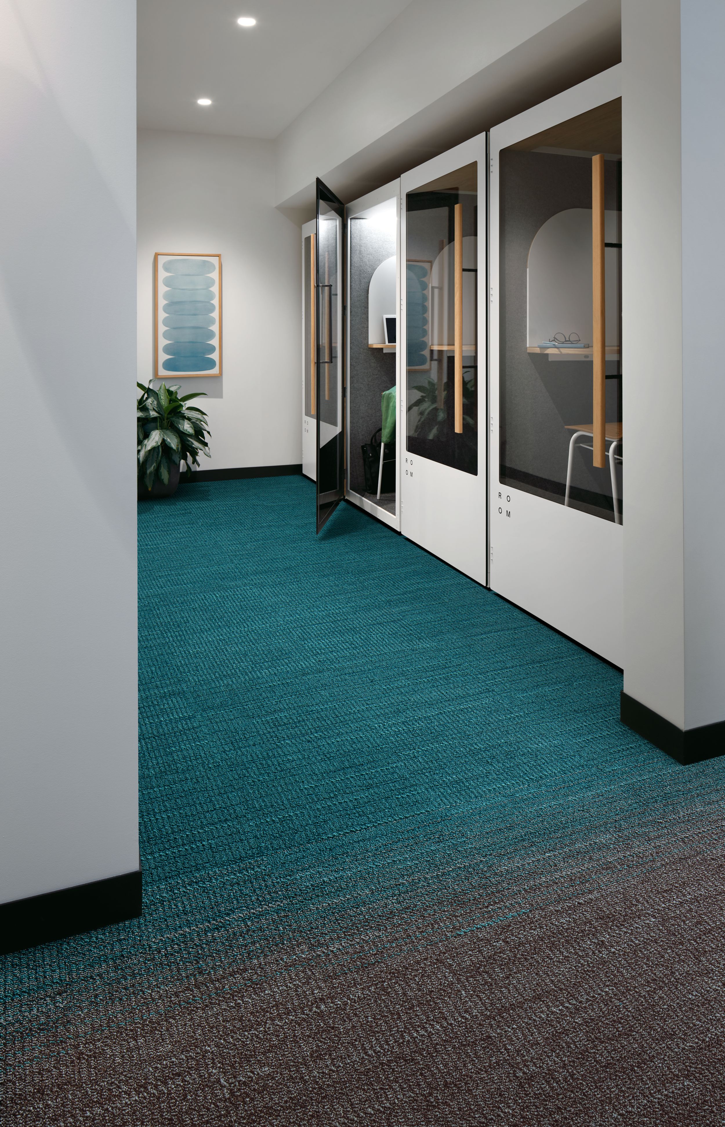 Interface WG100 and WG200 carpet tile in private office image number 14