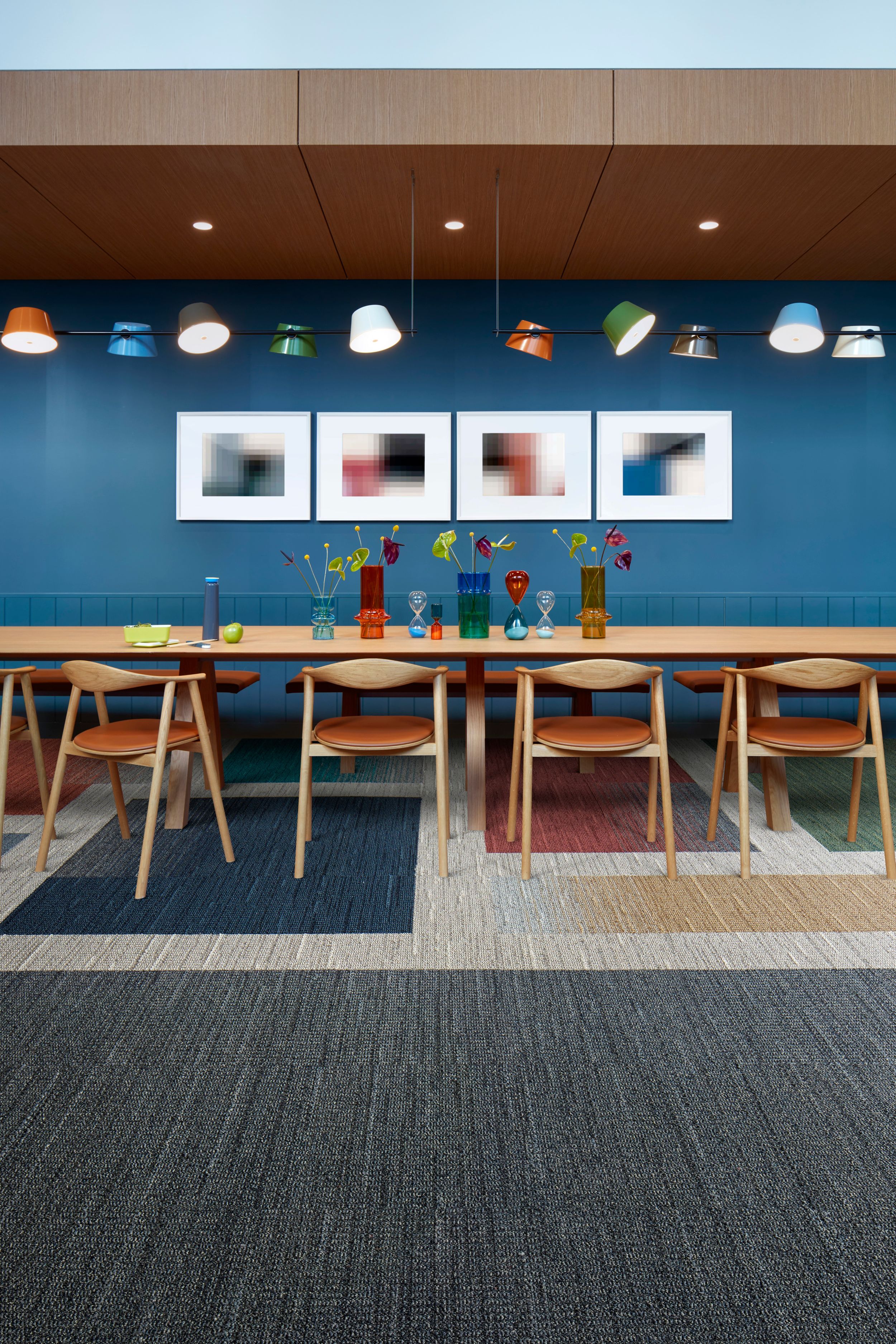 Interface WG100 and WG200 carpet tile in public space image number 8