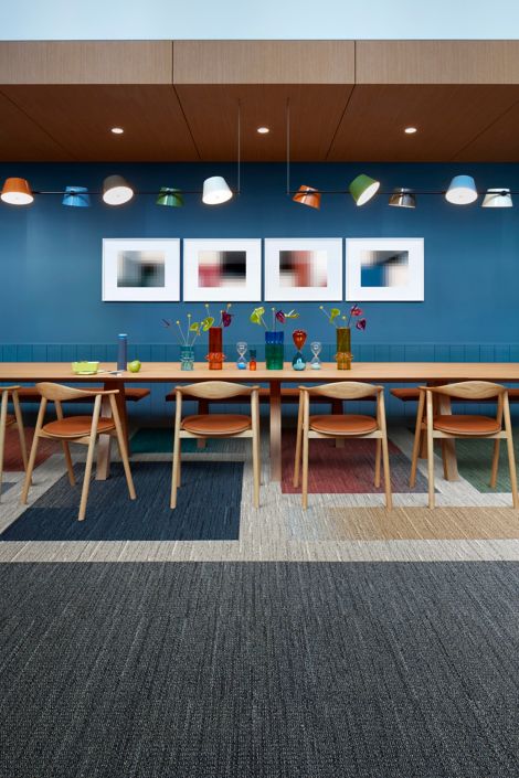 Interface WG100 and WG200 carpet tile in public space image number 8