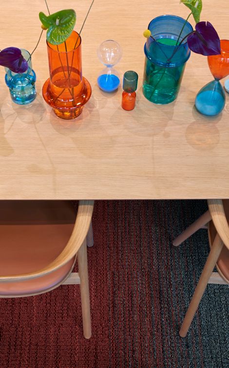 Interface WG100 and WG200 carpet tile in classroom image number 9