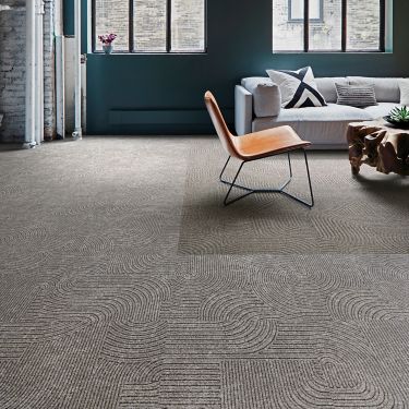 Interface Step this Way and Walk About carpet tile in seating area with couch and chair  numéro d’image 1