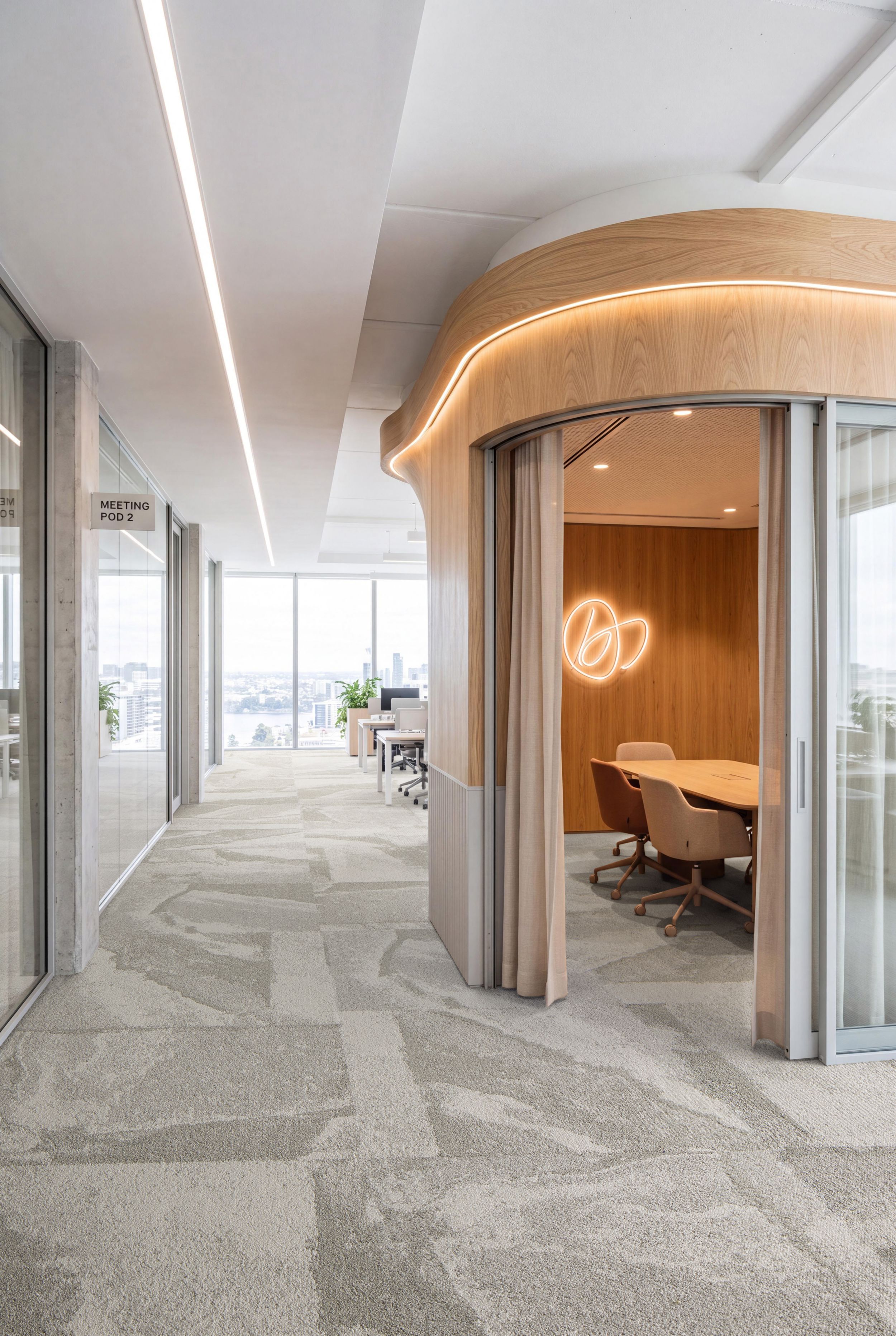 Interface Waypoint carpet tile in workplace corridor and meeting room imagen n&uacute;mero 3