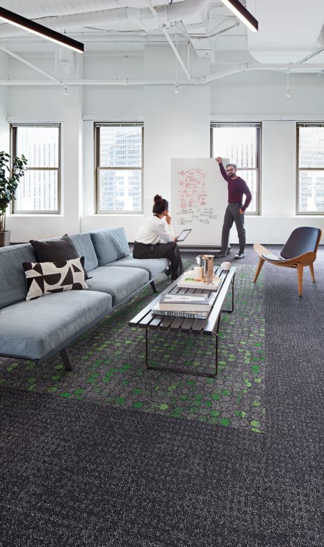 Interface Broome Street and Wheler Street in open office area with people imagen número 9