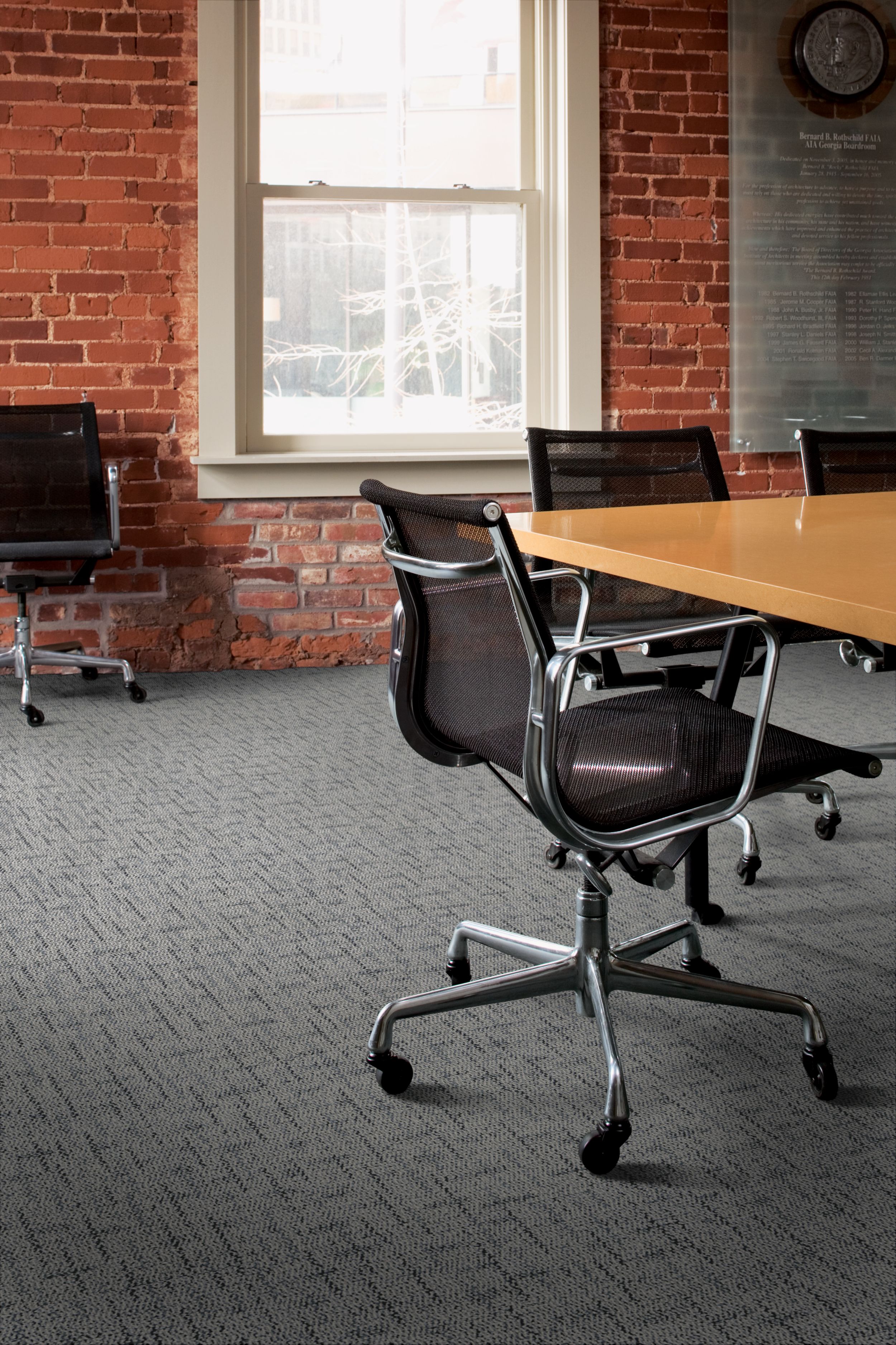 Interface Wind II carpet tile in meeting room  image number 1